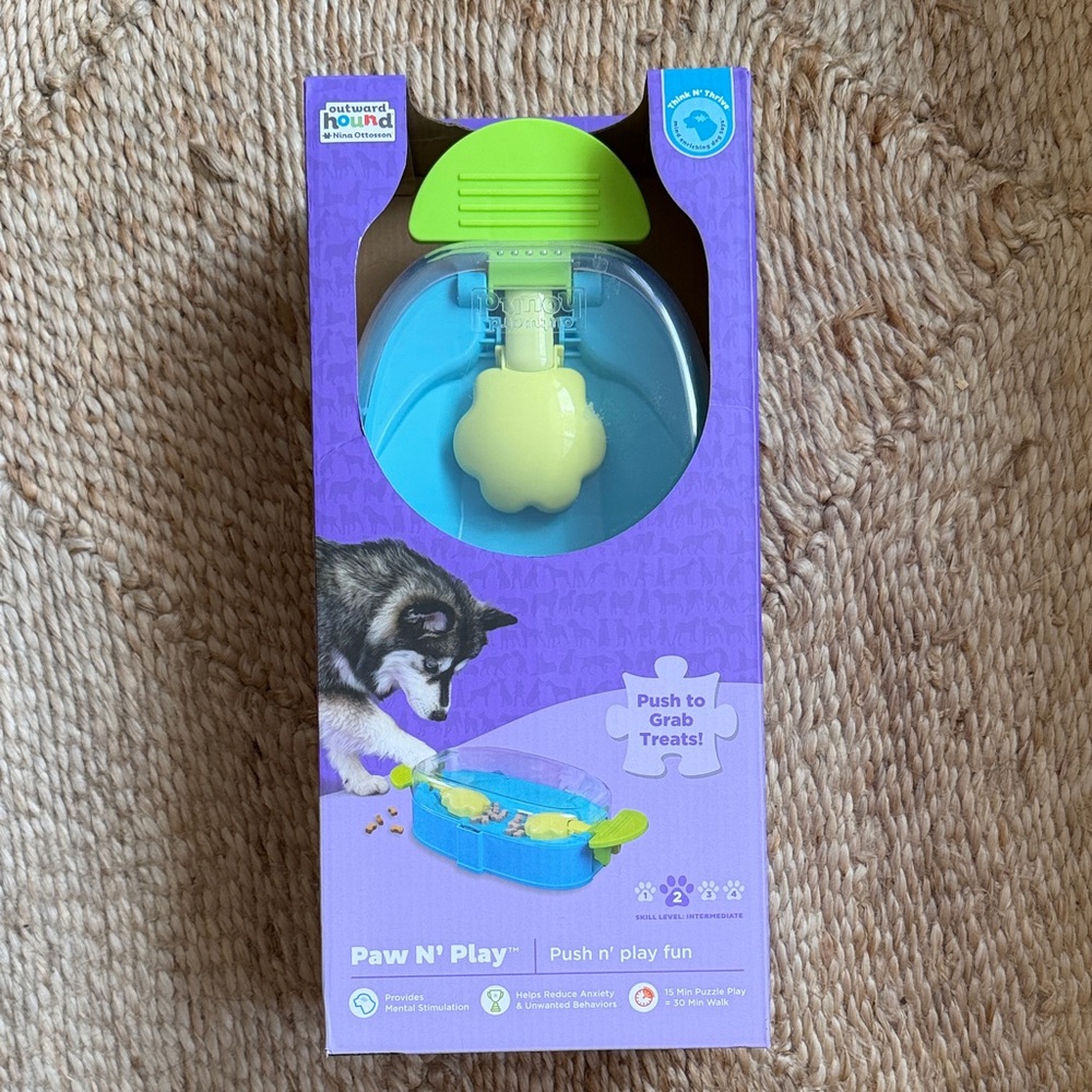 NWT Outward Hound Paw N’ Play Dog Toy